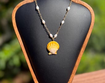 Gold Hawaiian Sunrise Shell Necklace w/ Pearl Accented Chain
