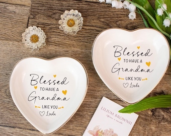 Personalized Ring Dish for Grandma – Grandparents Day Gift from Granddaughter – Custom Ceramic Jewelry Tray – Keepsake Gift