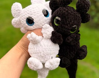 Toothless & Light Fury Amigurumi – Handmade Dragons Set | Fan-made Plush from Chenille Yarn