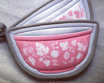 Pink Gooseberry Bowl Potholders, Pyrex Theme - Set of 2