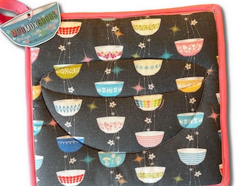 Agarradera para cuencos Pyrex: Decoración de cocina vintage, ribete rosa.