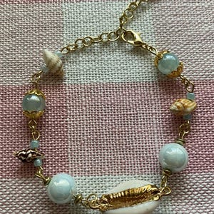 Cowrie Seashell Charm Bracelet (Adjustable) – Coastal-Inspired Beaded Jewelry