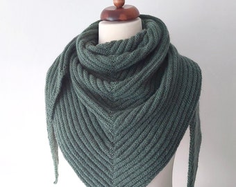 ribbed shawl handknit trinagle scarf with wool