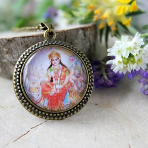 Durga madre dell'universo collana della dea indù, ciondolo in bronzo antico, ciondolo cabochon di vetro con catena