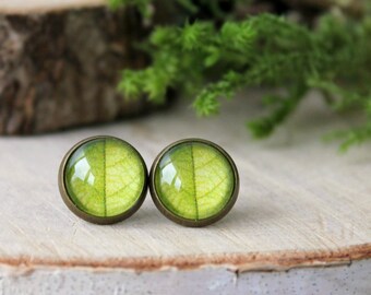 Orecchini per perno a foglia Orecchini per borchie in foglia verde Orecchini di borchie di bronzo antico Orecchini a foglia Regalo per il giorno delle madri Regalo personalizzato