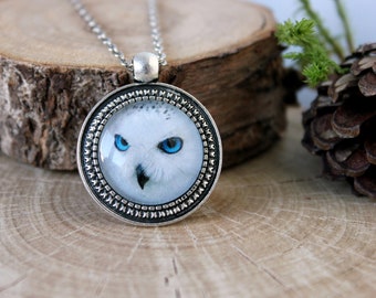 Snowy Owl Necklace | White Owl Pendant | Silver Tone Pendant | Glass Dome Pendant | Bird Pendant