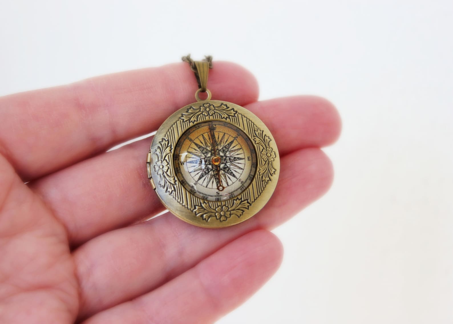 Vintage Compass Locket Necklace Compass Jewelry Photo Etsy