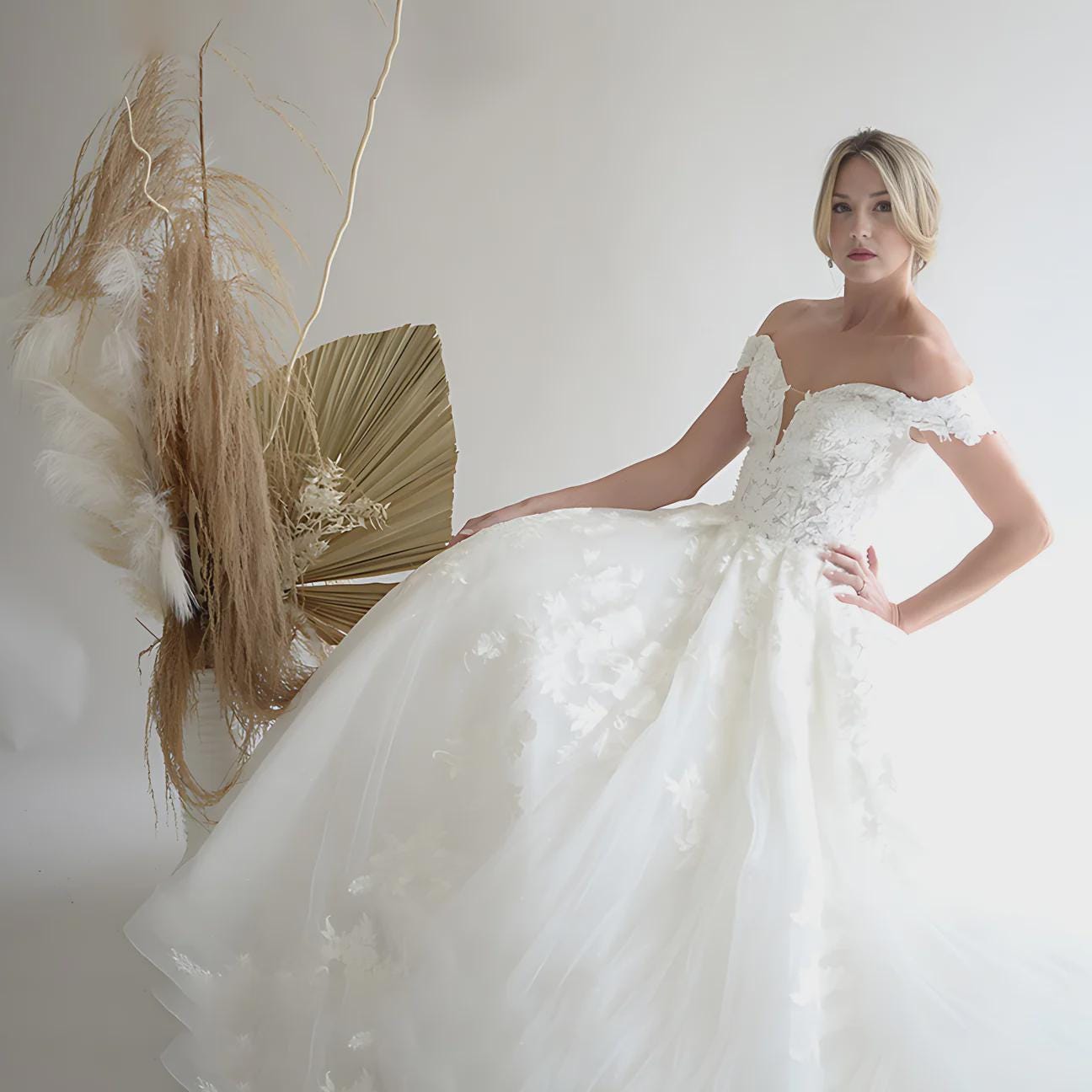 Off Shoulder Lace Ball Gown Wedding Dress Tulle Bridal Gown With Train ...