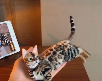 Handmade Custom Bengal-Style Felt Cat Figurine - Personalized Pet Portrait Gift for Christmas Thanksgiving