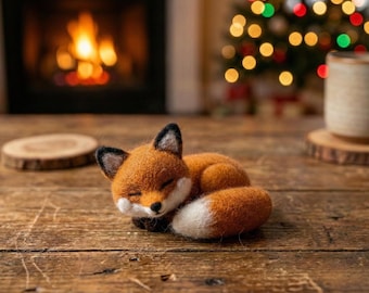 Handgemaakte vilten vos ornament, schattige bosvos sculptuur, naaldvilten cadeau decor, wol dier beeldje voor boom, Vaderdagcadeau