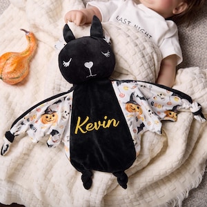 Personalized Bat Blanket, Plush Blanket, Halloween Baby Shower Bat, Plush Bat Security Blanket, Baby Comforter, Halloween Gift for Baby