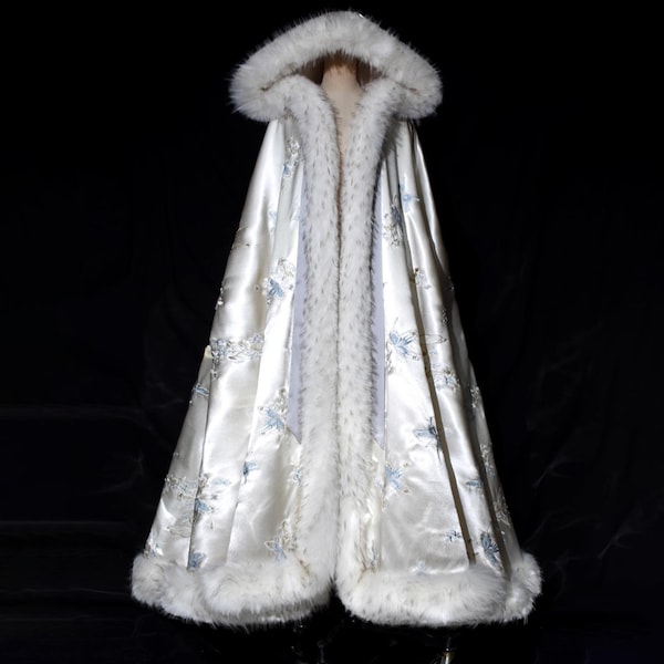 Embroidered Hanfu Winter Cape, Floral Hooded Cloak