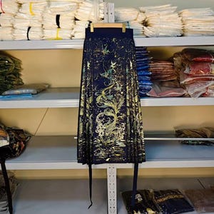 Navy Blue Horse-Face Skirt, Goldfish Embroidered Hanfu, Modern Women&#39;s Hanfu Skirt, Traditional Long Horse-Face Skirt, Ornate Koi Carp Hanfu