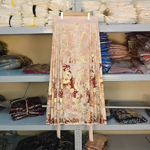 Twelve-Pleat Traditional Horse-Faced Skirt Hanfu, Women&#39;s Hanfu Skirt Made of Custom Fabrics, Horse-Faced Skirt with Gorgeous Gold Weaving