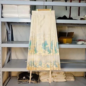 Gold-Woven Horse-Faced Skirt Surrounded by Mountains, Beige Women&#39;s Summer Hanfu, Exquisite Embroidered Hanfu, Handmade Hanfu Gifts