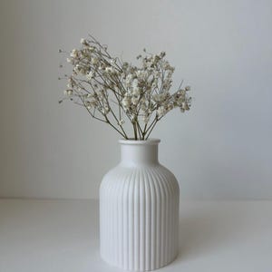 Handmade Jesmonite Celine Vase: Custom Colors, Dry Flowers Home Decor