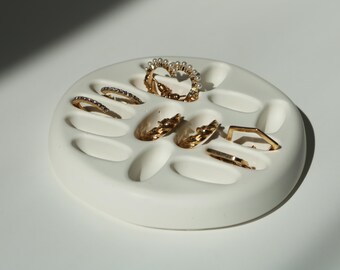 Irregular jewelry holder tray | Custom colors | Home decor | Gifts | Jesmonite