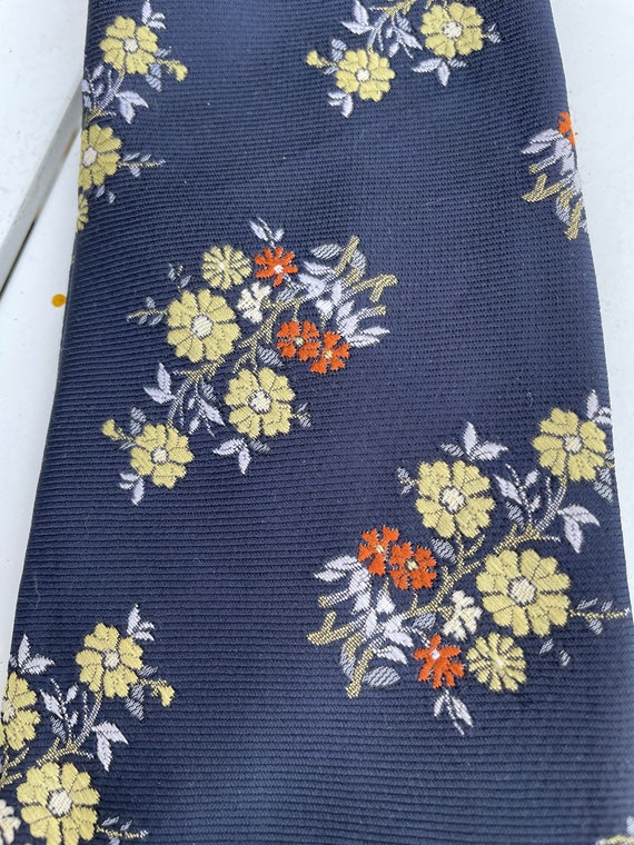 1970’s Wide Floral Print Necktie - image 5