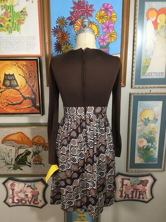 1970’s Vintage Brown and White Mod Dress - image 3