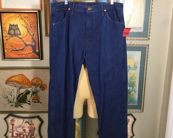 Vintage 1970s Wrangler Men's Jeans 36x34 Dark Wash Denim Made in USA Cowboy Cut