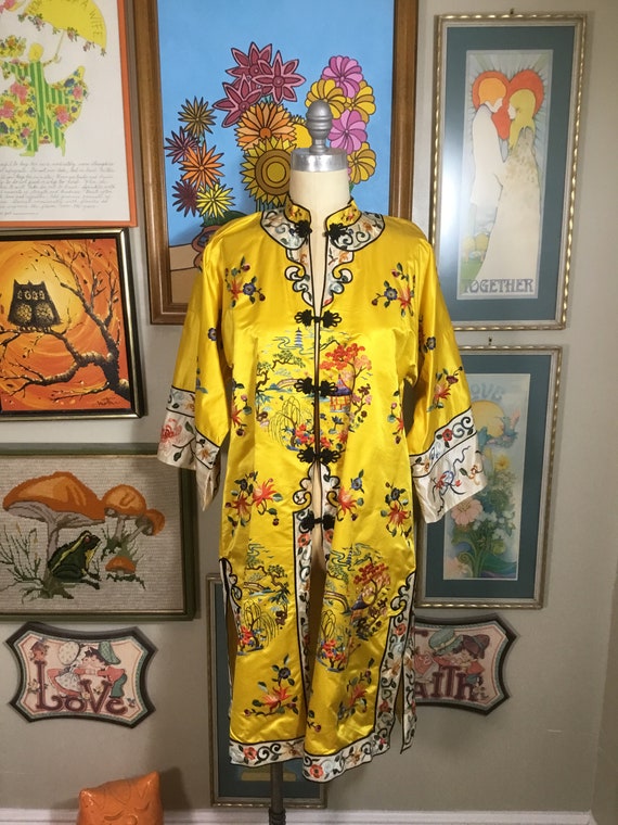 Saks Fifth Avenue 1960’s Golden Kimono Robe Gem