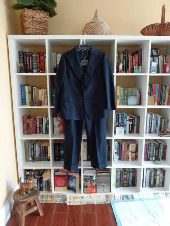 VINTAGE 1970's Men's Navy Blue Wool Pinstripe Suit