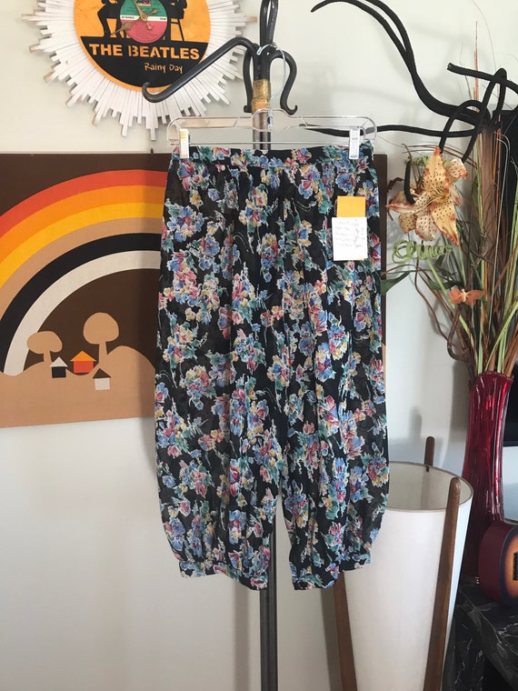 Janine's Fashions 1970's Gauchos Multicolor Flora… - image 2