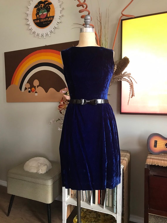 1960s Royal Blue Crushed Velvet Dress - image 2