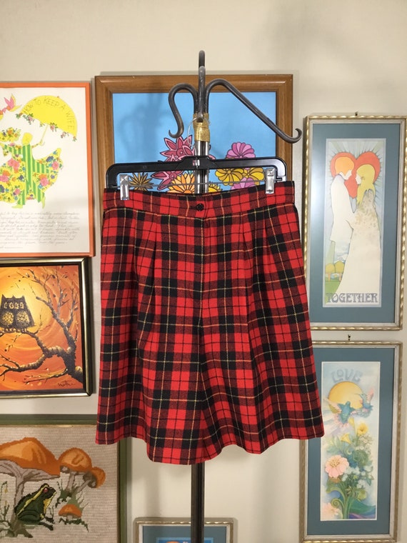 Alfred Dunner Women’s 1980’s Red Plaid Wool Short… - image 2