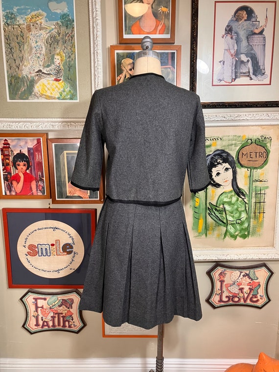 Check Mates 1960s 2 Piece Gray Wool skirt Suit - image 3