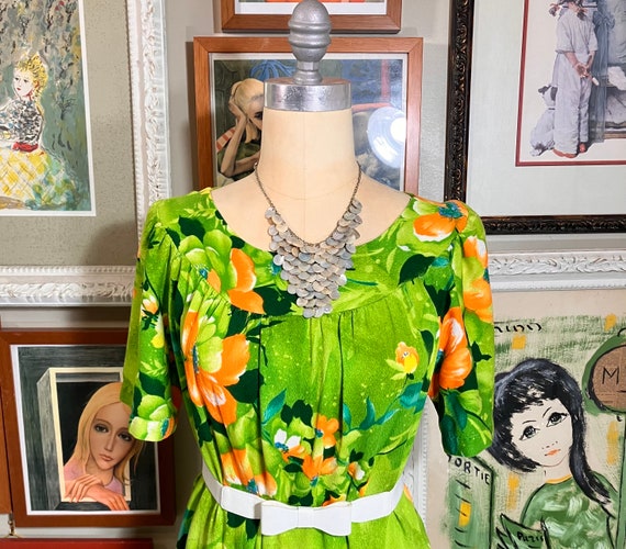 1960's Hawaiian Floral Print Shift Dress - image 1