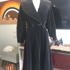 1940s Vintage Black Cotton Velvet Coat Satiny Acetate Lining Pleated Back image 1