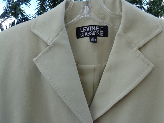 Levine Classics 1970's Ladies Petite Tan Pant suit