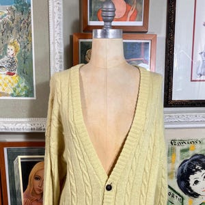 Christopher Hayes 1980&#39;s Men&#39;s Pale Yellow Cable Knit Wool Cardigan Sweater
