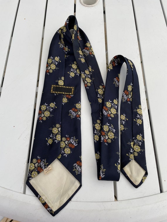 1970’s Wide Floral Print Necktie - image 3