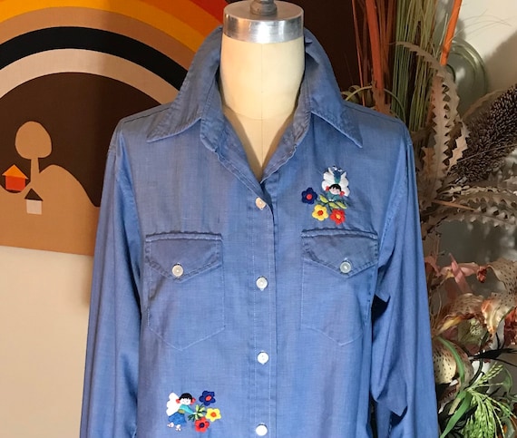 Signed “H Cardo”Early 70s Chambray Embroidered Bl… - image 1