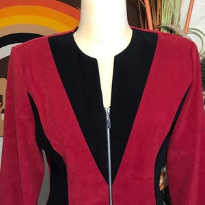 DJ SUMMERS 1980&#39;S Ladies Ultra Suede Red and Black Short Jacket