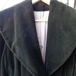 1940s Vintage Black Cotton Velvet Coat Satiny Acetate Lining Pleated Back image 6