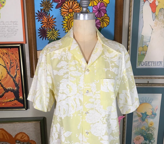 Young Hawaii 1970's Hawaiian Shirt - image 1