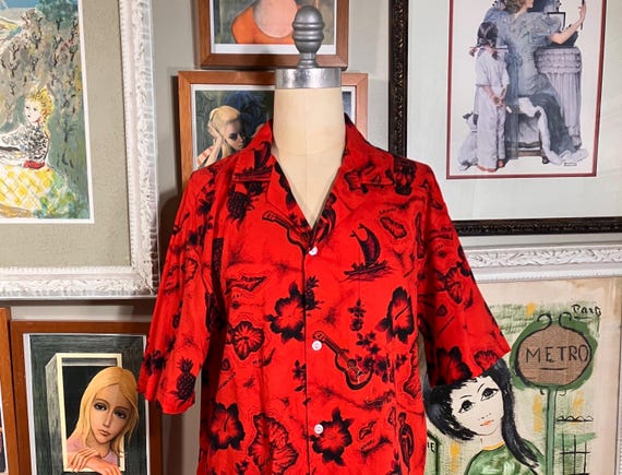Vintage Winnie Fashion Blue Floral Hawaiian Aloha Shirt Made