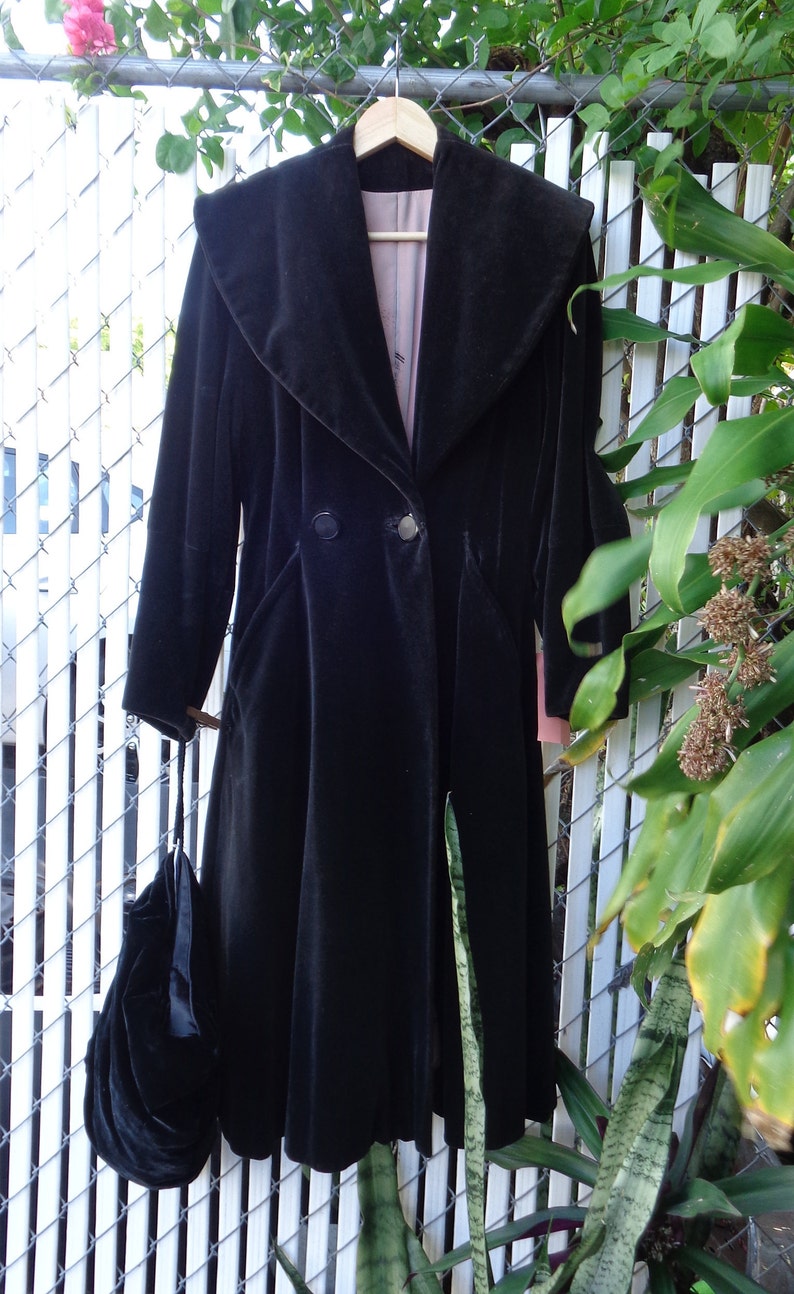 1940s Vintage Black Cotton Velvet Coat Satiny Acetate Lining Pleated Back image 7