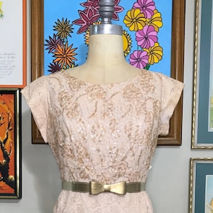 1960&#39;s Pale Apricot Lace Formal Evening Dress