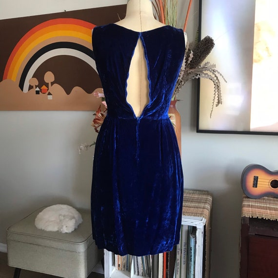 1960s Royal Blue Crushed Velvet Dress - image 3