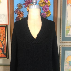 LEROY 1970&#39;s Men&#39;s VNeck Pullover Black Nubby Chenille Sweater