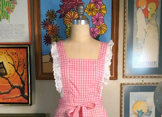 1970’s Vintage Ladies Pink & White Gingham Pinafo… - image 1