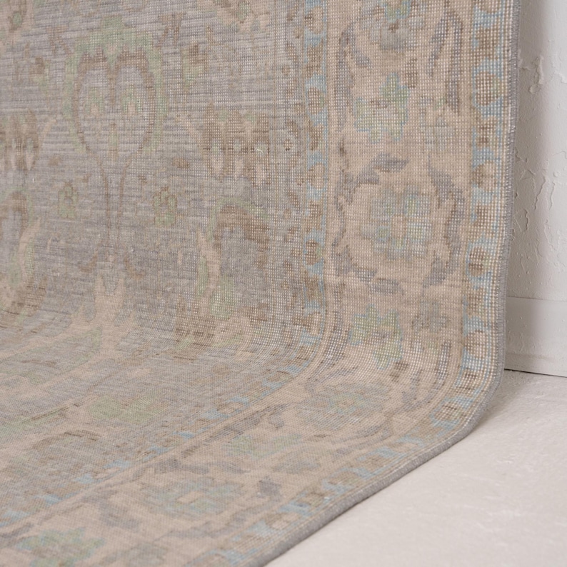 Alfombra turca azul de 8 x 10, alfombra neutra de lana para sala de estar, alfombra oriental, alfombra Oushak, alfombra grande para decoración rústica, 7'11 x 9'11 imagen 6