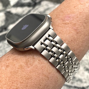 Apple Ultra Titanium color stainless steel Mens Apple Watch Band watch band 49 Ultra Apple Watch strap with tempered glass screen protector