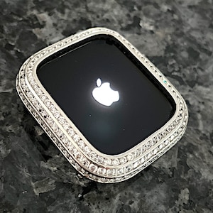 Nouveau jeu de canaux ronds à 3 rangées Lunette en or blanc uniquement Lab Diamond Apple Watch Bezel Case Bling iwatch ipad Iphone 40mm série 44mm 4,5,6, SE