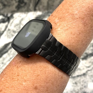 49mm Ultra Black stainless steel Mens Apple Watch Band and or black matte Watch case with screen protector 49 Ultra 2 Apple Watch strap
