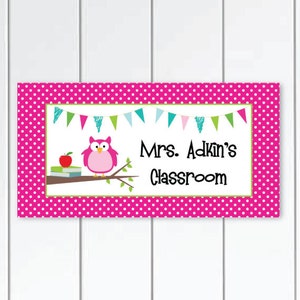 Lehrer-Tür-Schild-Eule-Themen-Rosa and-white-polka-dots-themed-class-door-plaque